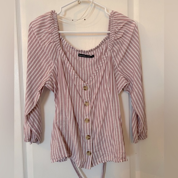 Abercrombie & Fitch wrap top in size large - Picture 1 of 2